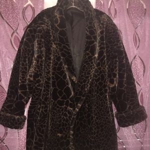 🐆  Leopard faux fur coat 🧥